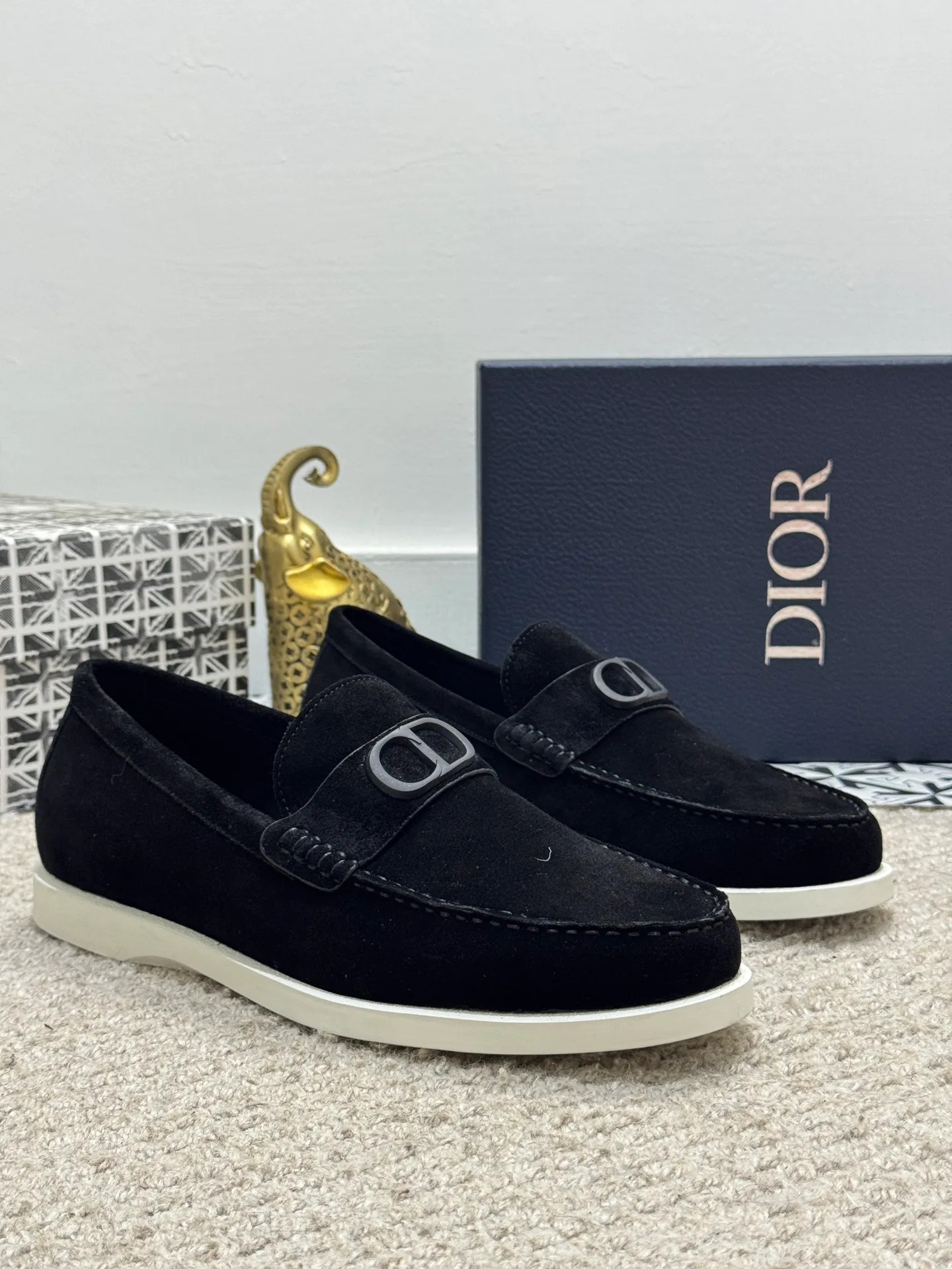 Men's men's shoes 💰480 [New style] 🍺🍺Dior men's casual shoes - a high version of the original one-to-one replica. It is a casual dress shoe. Crafted from luxuriously soft navy suede❤️‍🔥Cow leather lining💘Oblique printed panels on the upper. The lightweight white rubber sole adds sophistication, with an Oblique pattern engraved on the outsole and branding on the back. Size: 38-44 (45, 46 customized